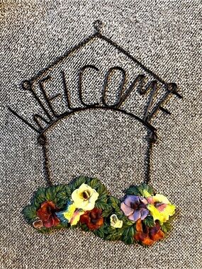 Floral 'WELCOME' Wall Hanging - Multicolor